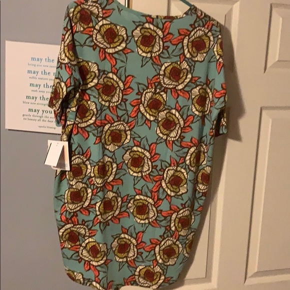 Xs LulaRoe Irma - Picture 4 of 5